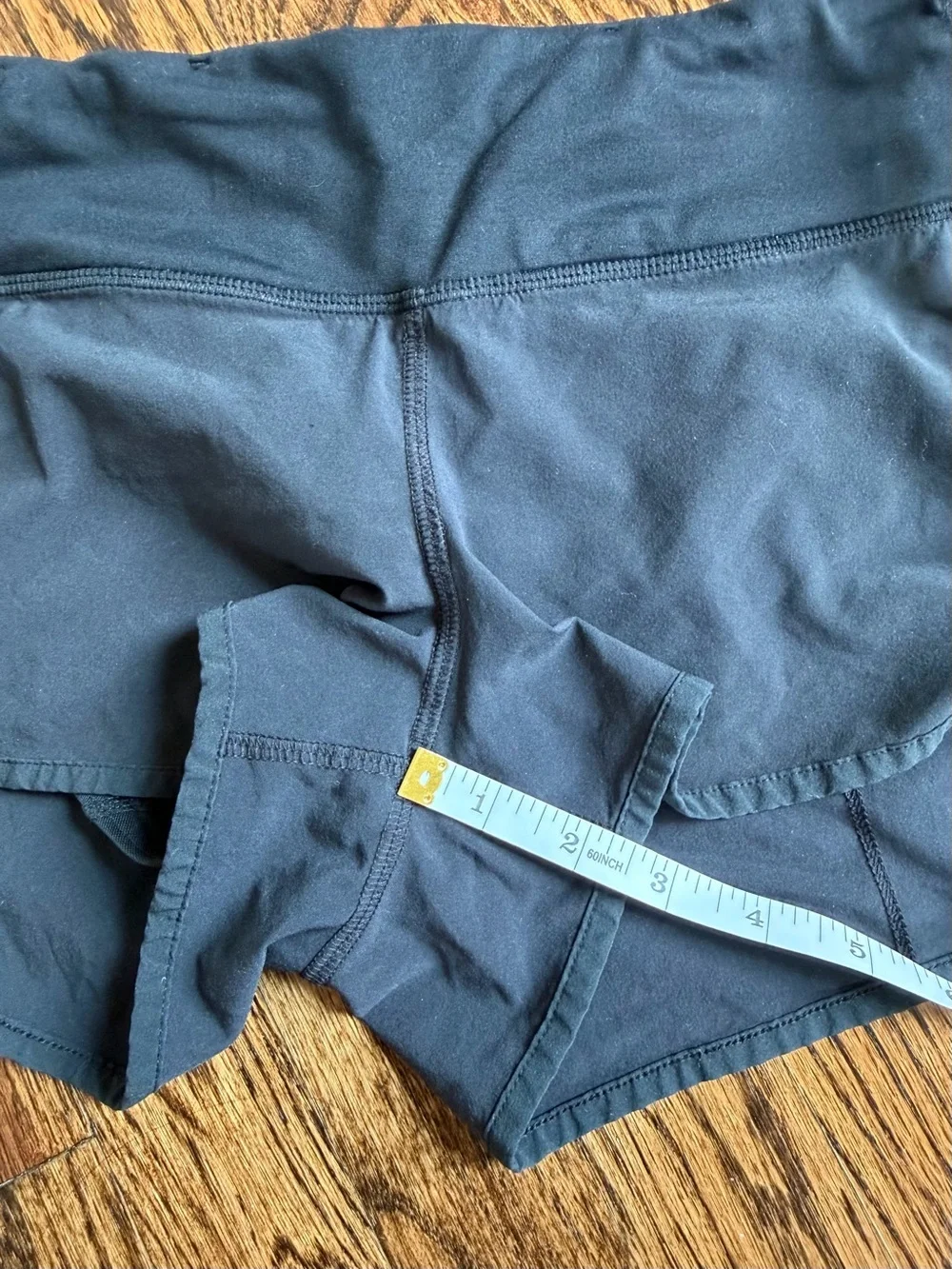 Lululemon Speed Up Sz 6 2.5” Lined Low Rise Shorts Gym Workout Yoga Sports